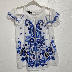 INC INTERNATIONAL CONCEPTS Embroidered cold shoulder blouse size medium